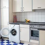 Altbau-flair, Trendviertel, 2p, Wifi, Modern, Fahrstuhl * شيمنيتز