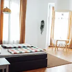 Altbau-flair, Trendviertel, 2p, Wifi, Modern, Fahrstuhl شيمنيتز
