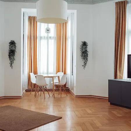 Apartment Altbau-flair, Trendviertel, 2p, Wifi, Modern, Fahrstuhl