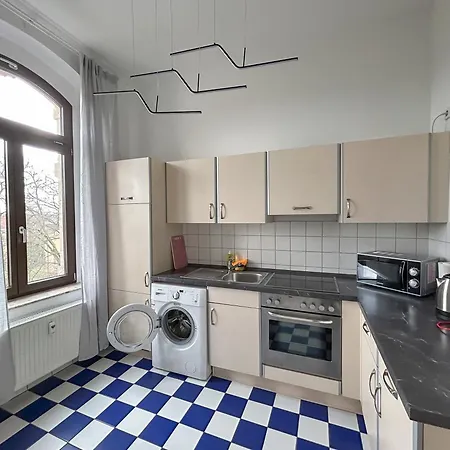 Apartment Altbau-flair, Trendviertel, 2p, Wifi, Modern, Fahrstuhl