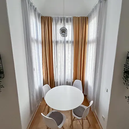 Altbau-flair, Trendviertel, 2p, Wifi, Modern, Fahrstuhl