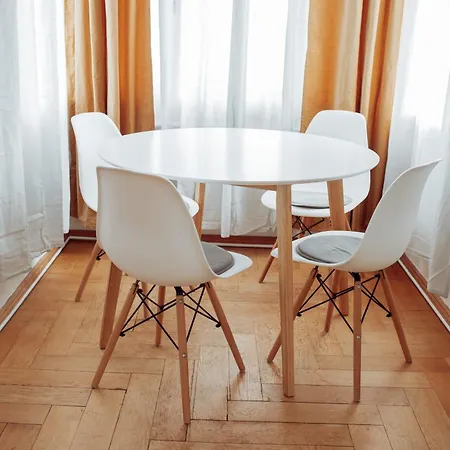 شقة Altbau-flair, Trendviertel, 2p, Wifi, Modern, Fahrstuhl شيمنيتز