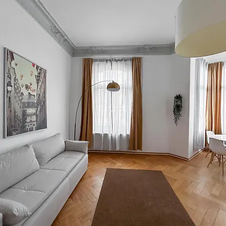 Altbau-flair, Trendviertel, 2p, Wifi, Modern, Fahrstuhl *