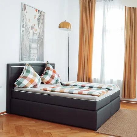 Altbau-flair, Trendviertel, 2p, Wifi, Modern, Fahrstuhl *
