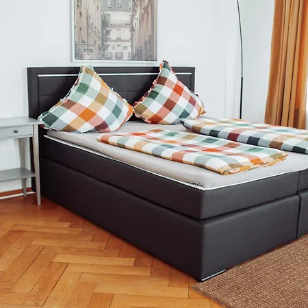 Altbau-flair, Trendviertel, 2p, Wifi, Modern, Fahrstuhl * Chemnitz