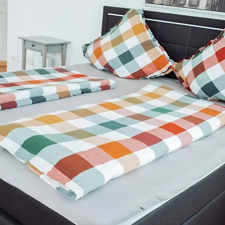 Altbau-flair, Trendviertel, 2p, Wifi, Modern, Fahrstuhl * شيمنيتز
