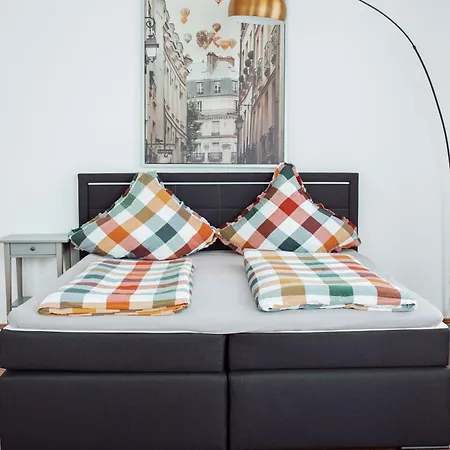 Altbau-flair, Trendviertel, 2p, Wifi, Modern, Fahrstuhl * Chemnitz