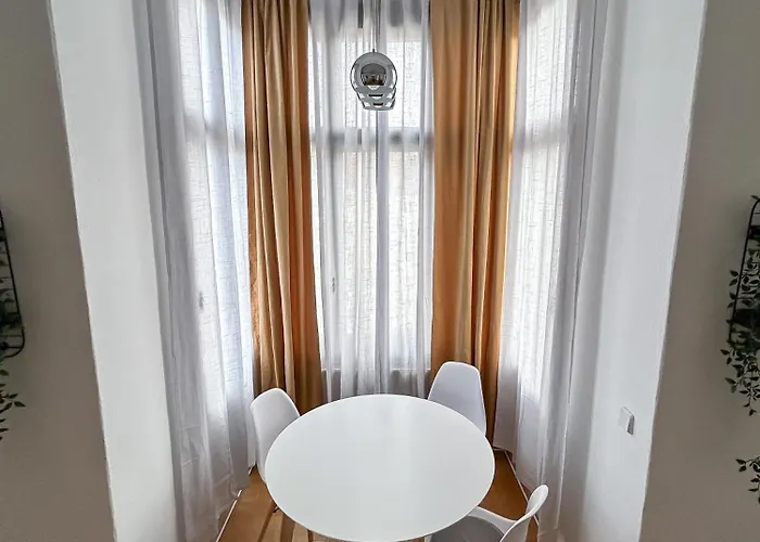 Altbau-flair, Trendviertel, 2p, Wifi, Modern, Fahrstuhl